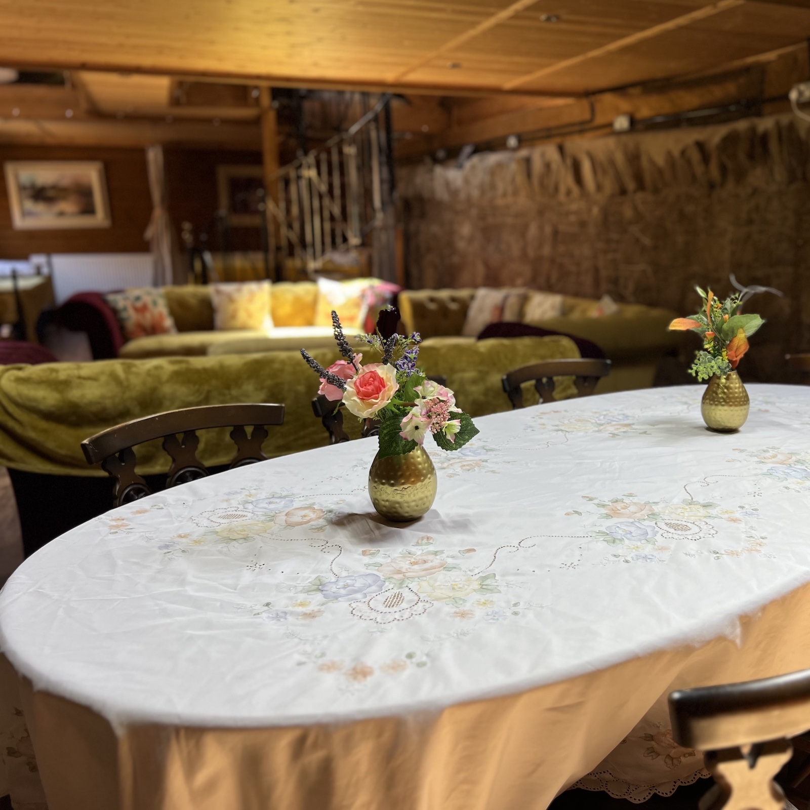 glamping lodge table